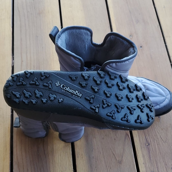 Columbia boots NWOT - Picture 2 of 3